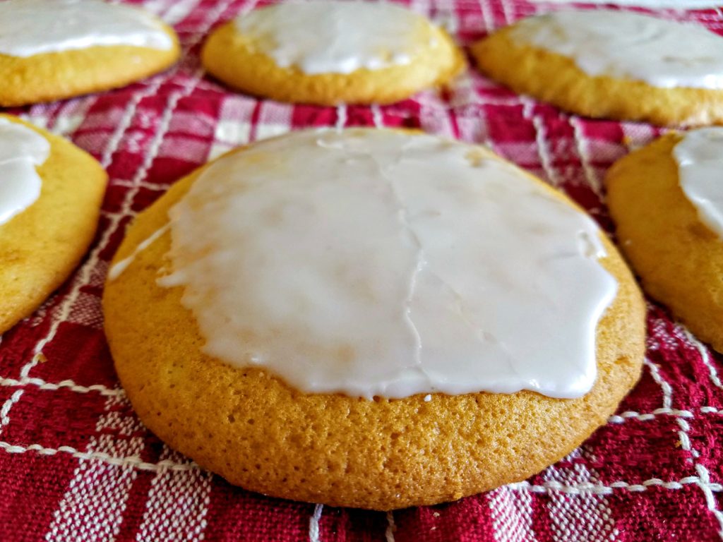 Katie's Amish Buttermilk Cookies | Meemaw Eats