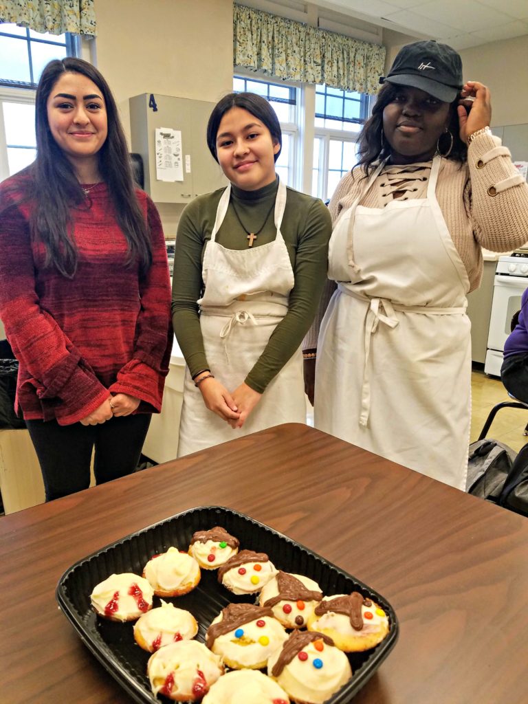 Halloween High School Cupcake Wars | Meemaw Eats