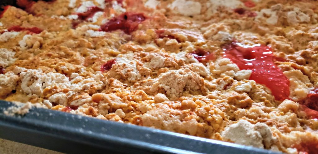 Nancy's Rhubarb Crumble | Meemaw Eats